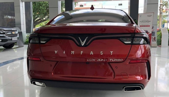 VinFast-Lux-A2.0-2019-9.jpg
